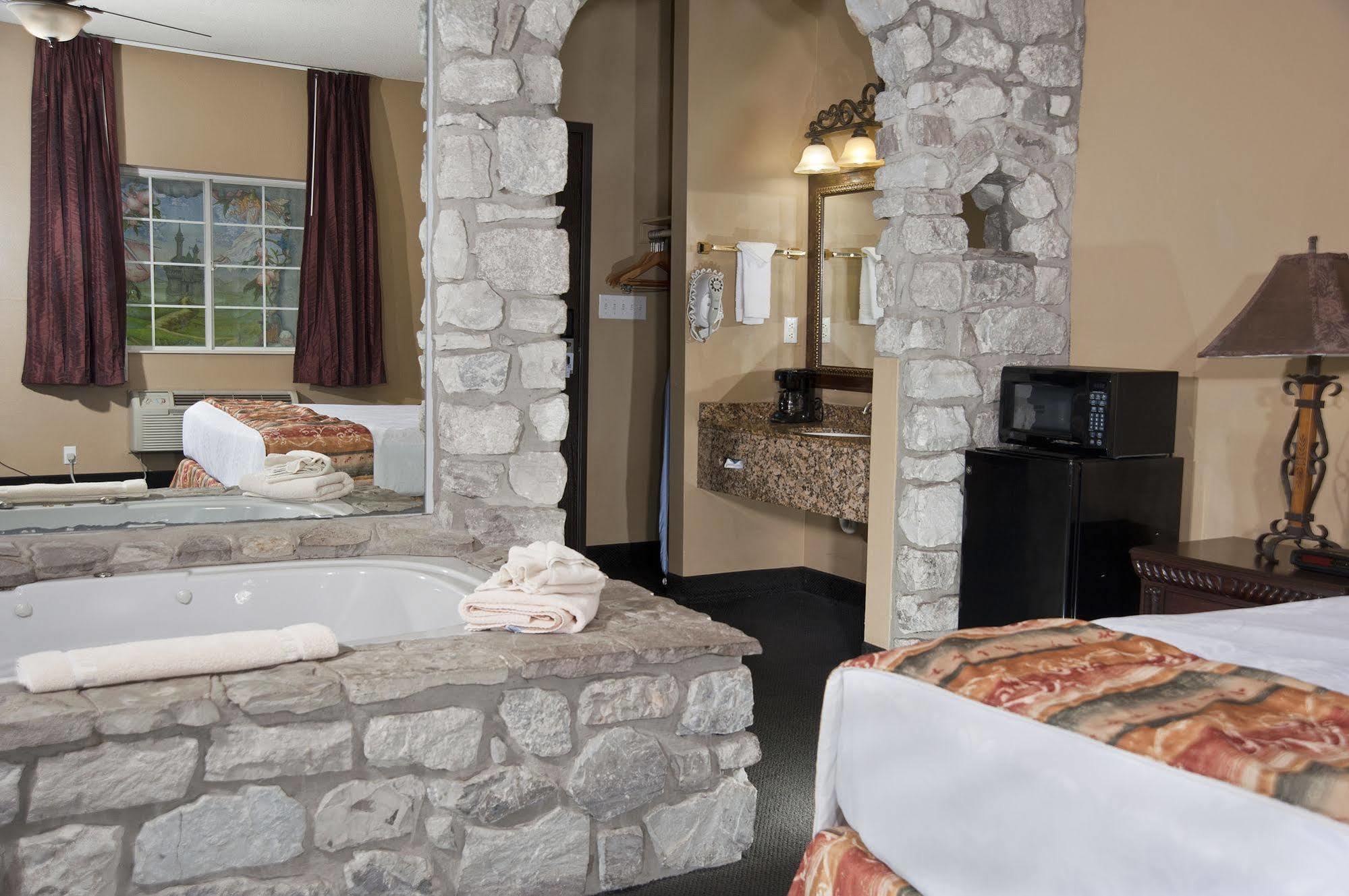The Stone Castle Hotel & Conference Center 브랜슨 외부 사진