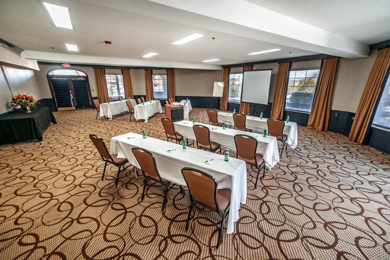 The Stone Castle Hotel & Conference Center 브랜슨 외부 사진